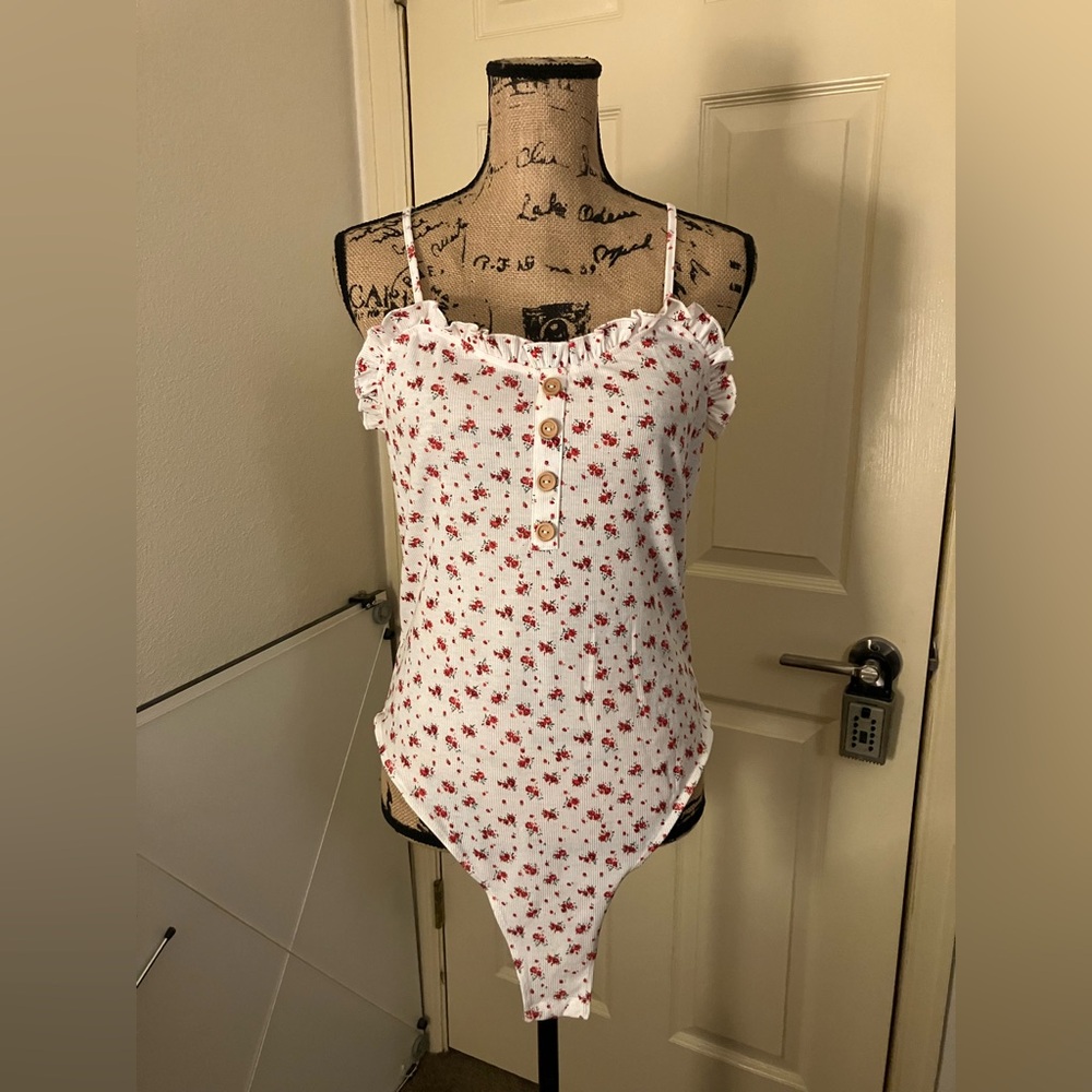 Shein floral ditsy print ruffle top bodysuit cute girly large L 10 12